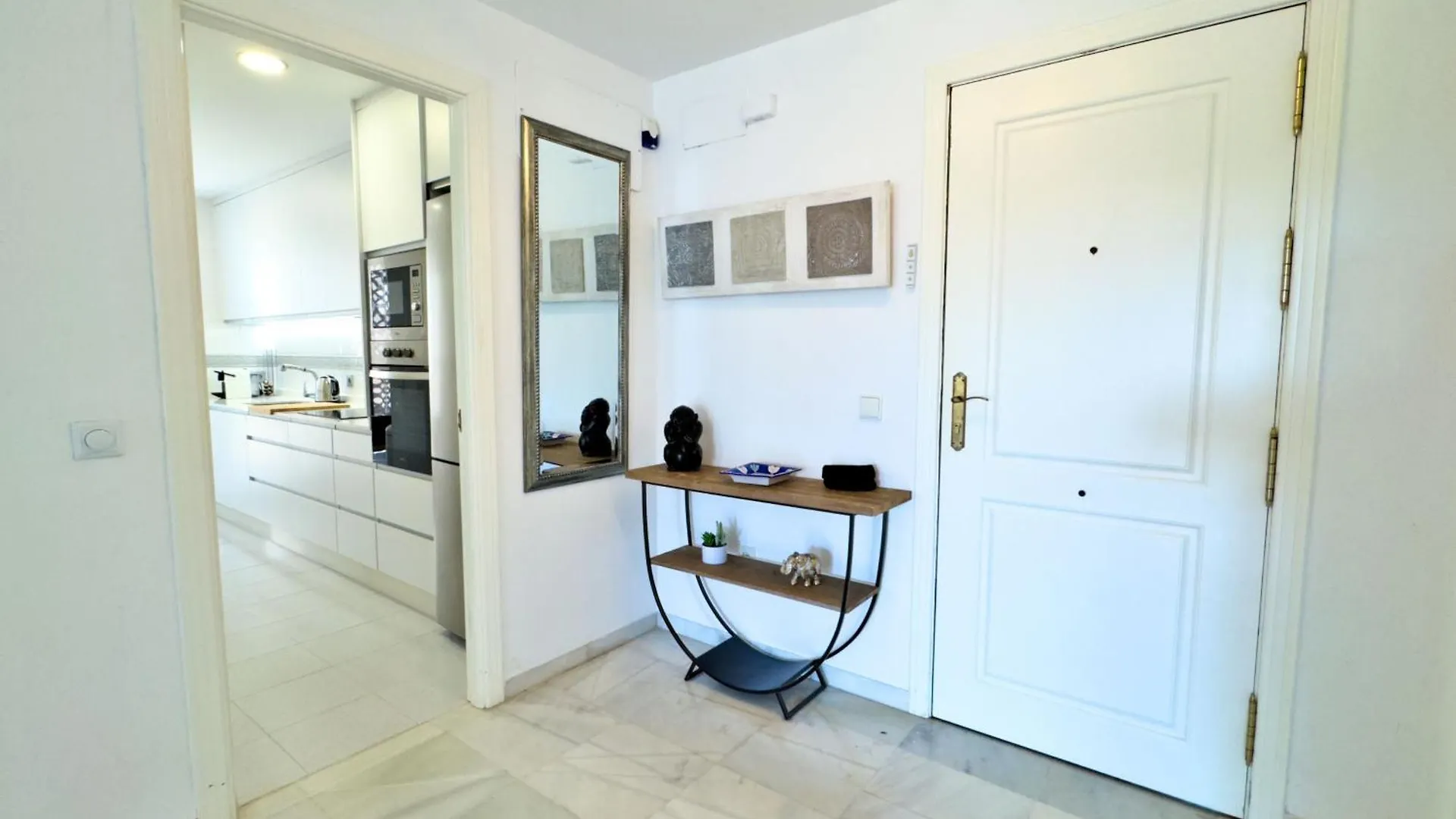 Apartment In Puerto Banus Lorcrimar V Marbella